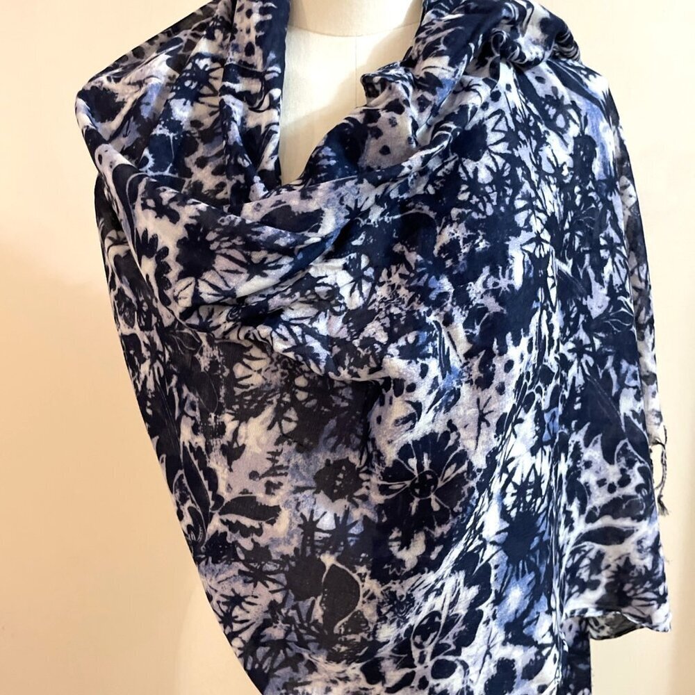 Liz Claiborne Abstract Floral Scarf Shawl Wrap 26X80" Navy Fringe Boho NWT - Picture 2 of 9